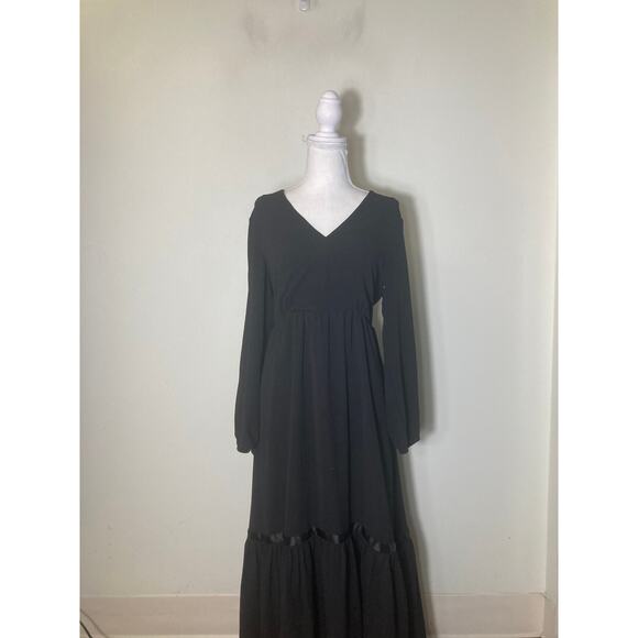 Rungolee Black Long Sleeve V-Neck Maxi Dress Ties at the Waist Sz M - Picture 1 of 4